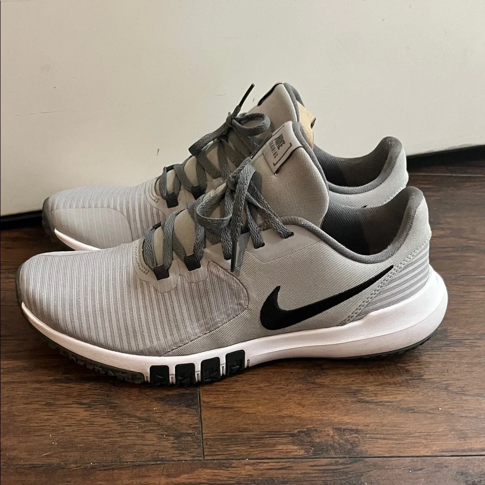 Size 9.5 Nike Men's Athletic Shoes in Gray - Picture 4 of 5